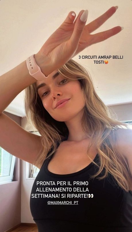 Elena Berri エロティックなスター 写真