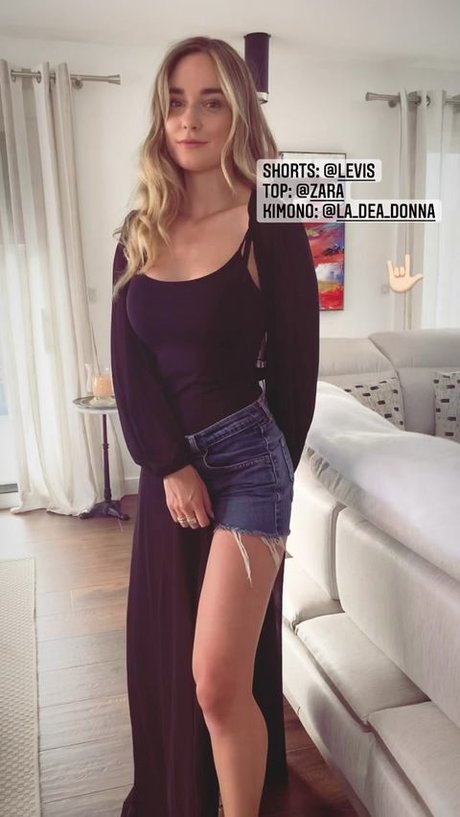 後背位オンリーファンズ xxx 画像