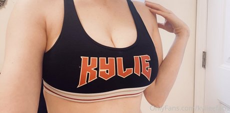 ぽっちゃりブロンドのオンリーファンズ xxx 画像