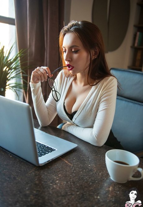 切断者オンリーファンズ 美しい ギャラリー