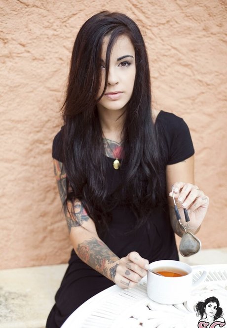 Illusion sg スター 裸 写真