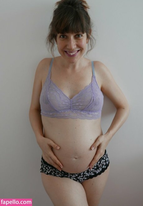 Carine Ribert HDポルノスター 写真