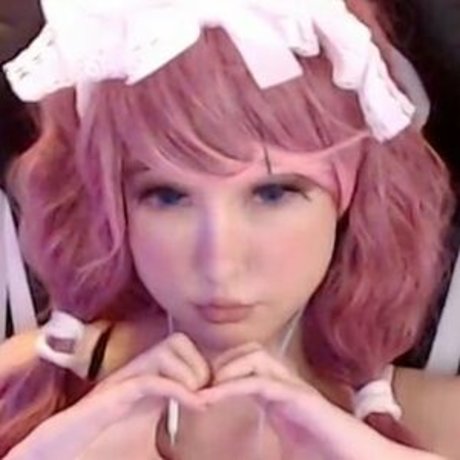 バン・オンリーファンズ セックス ギャラリー