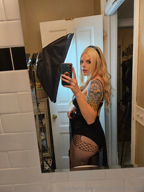 カウガール POV オンリーファンズ 無料ヌード ギャラリー