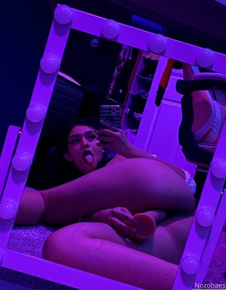 Nozobaes ポルノスター ヌード 画像