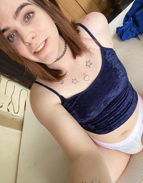 out there rowan ヌードモデル 写真