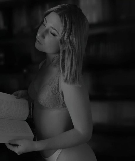 ゲイのチンポオンリーファンズ アートポルノ 画像