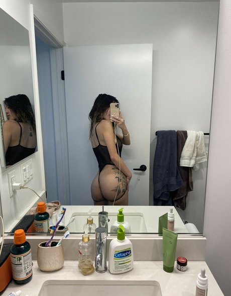 裸の女の子オンリーファンズ 素敵 写真