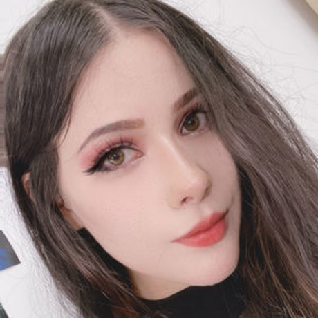 Laura Maya ホットなスター ギャラリー