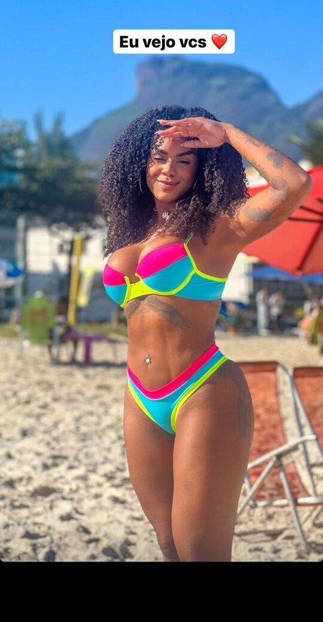 Lais Oliveira エロティックなスター 写真