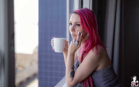 Babilina Suicide エロティックモデル 写真