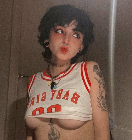 covergore 666 かわいいモデル 写真