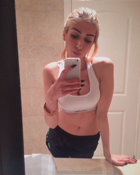 Jasdeep Johal ポルノスター 可愛い 写真