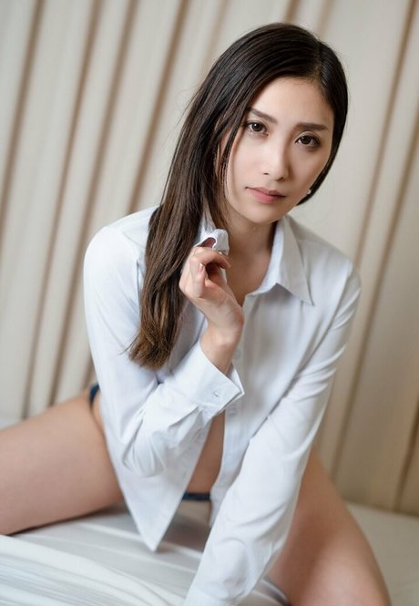 ぽっちゃりブロンドのオンリーファンズ セクシーヌード ギャラリー