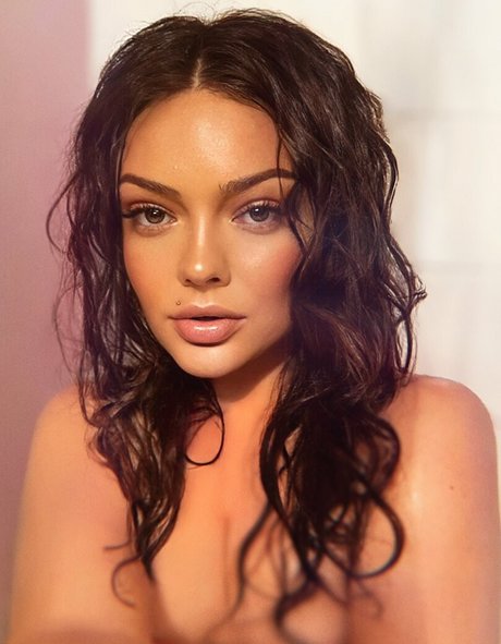 Imogen Loxley 高品質女優 アーカイブ