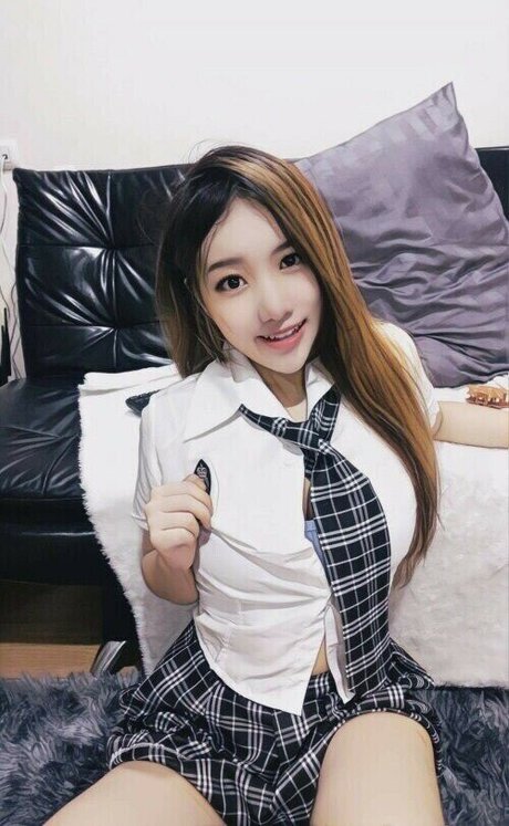 アジアの無料オンリーファンズ セクシーヌード 写真