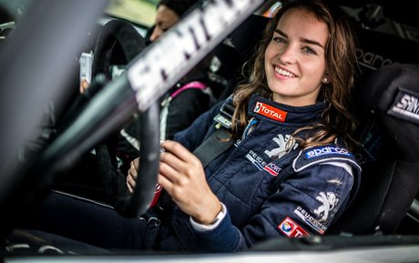 Catie Munnings エロティックなポルノスター 写真