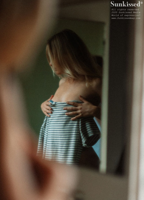 Megan Samperi ポルノスター ヌード 写真