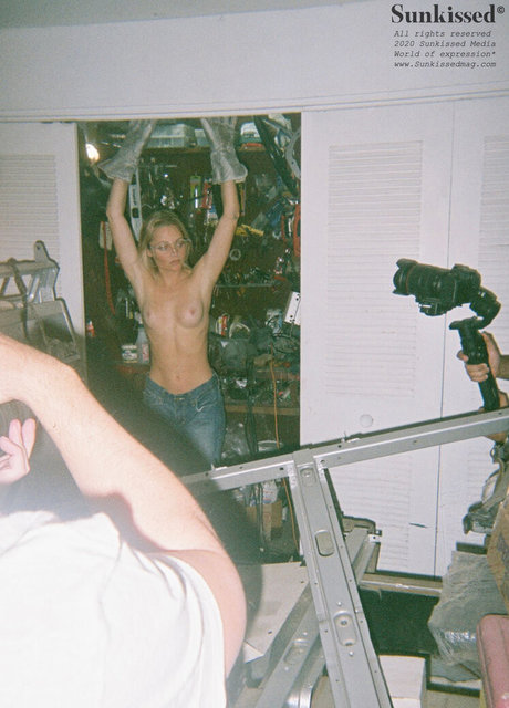 Megan Samperi 裸のモデル 写真