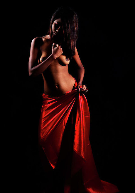 ストリップショー オンリーファンズ 無料ポルノ 画像