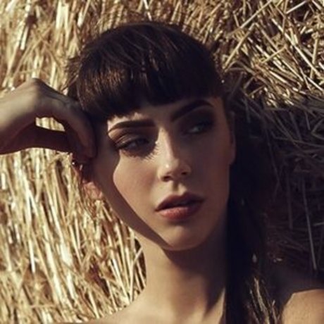 Michela Elley 裸の女優 写真