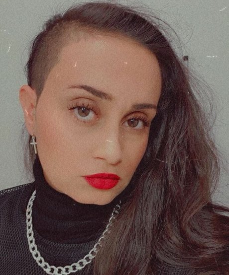 Lina Bikiche HDスター ギャラリー