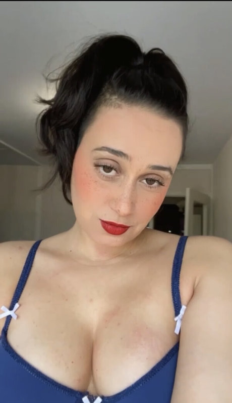 Lina Bikiche 独占女優 写真