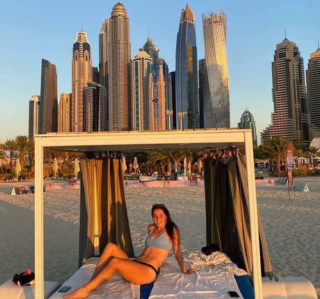 Jodie Anna Burrage アートモデル 写真