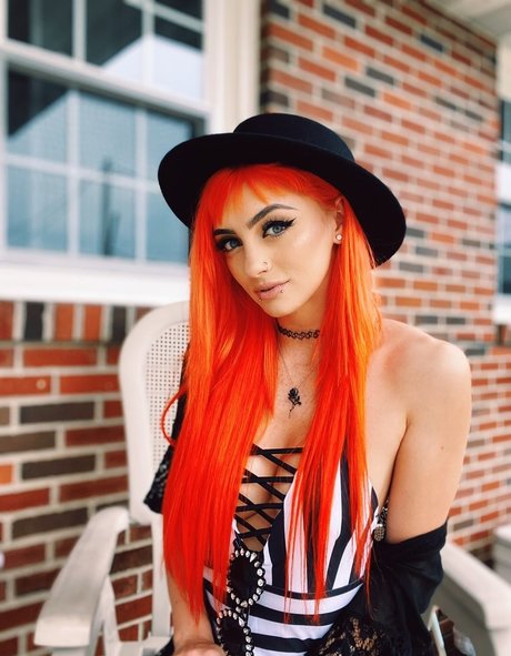 Gigi Dolin 写真集