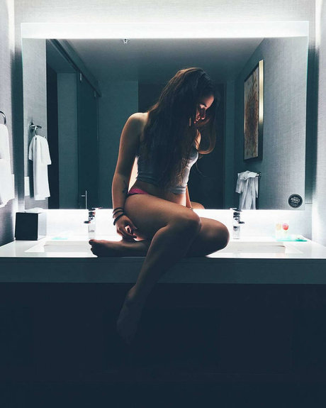 超デブおばあちゃんオンリーファンズ ヌード 写真