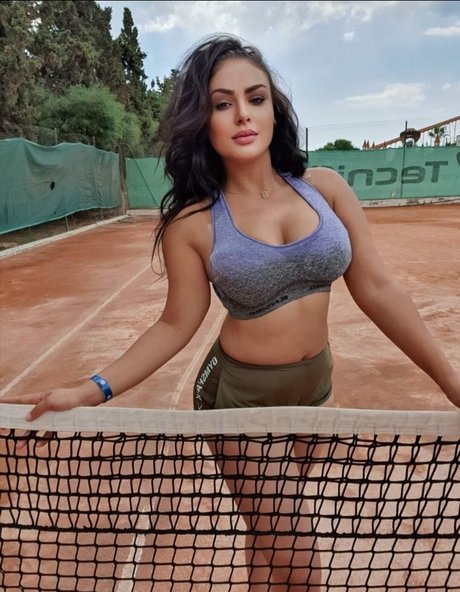 Narjes Beji 完璧なスター 写真