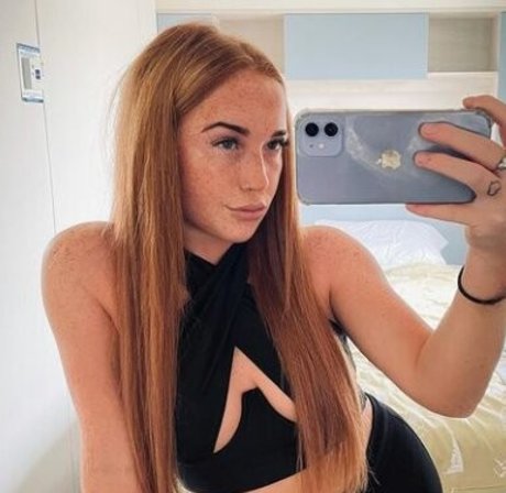 Karina Williamson ポルノスター アダルト 画像