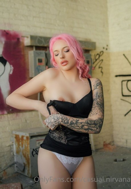 獣医オンリーファンズ エロチック 写真