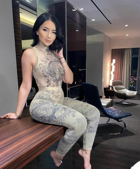 FeetByJo ポルノ女優 写真