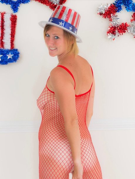 お尻を広げるオンリーファンズ 無料xxx 写真