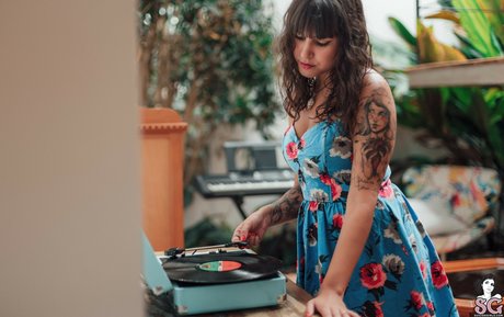 Carolz sg セクシーなスター 画像