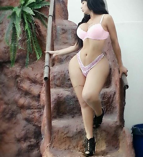 Italia Jimenez 無料女優 画像