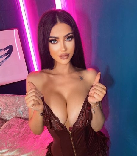 Kate Isobel エロティックなポルノスター 写真