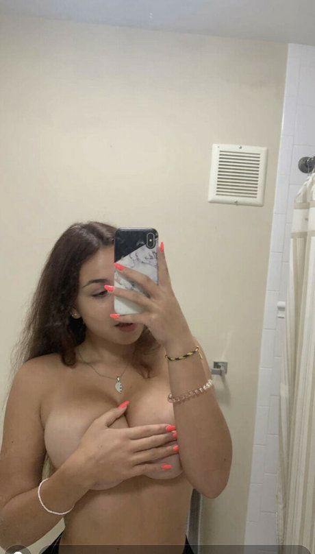 アニメガールズオンリーファン セクシー裸 写真