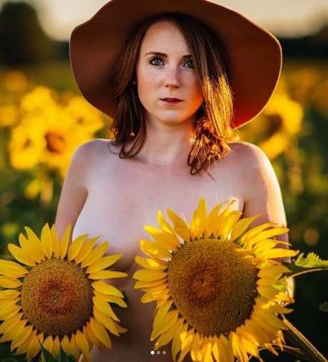 isbllx ヌード女優 写真