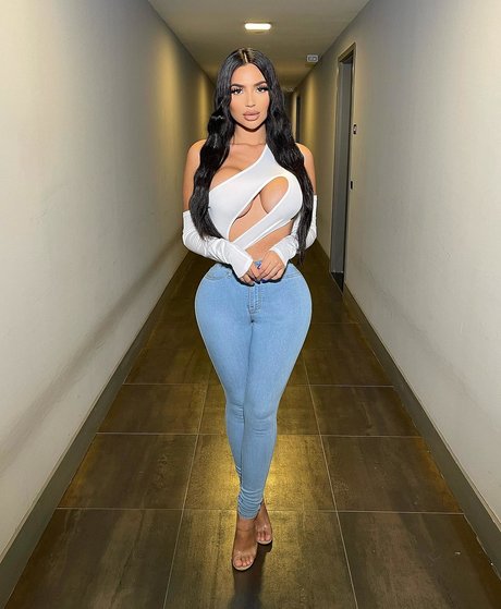 ランジェリーファックオンリーファンズ えろた ギャラリー