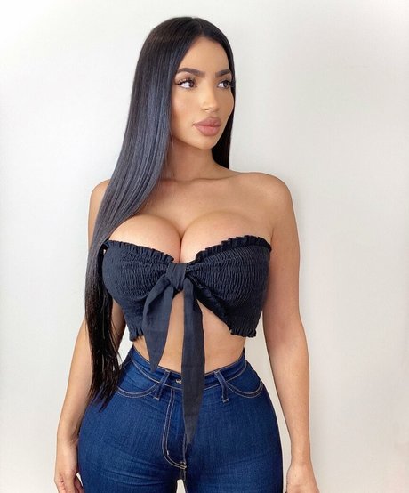 Kathleen Molina ポルノスター 高品質 画像