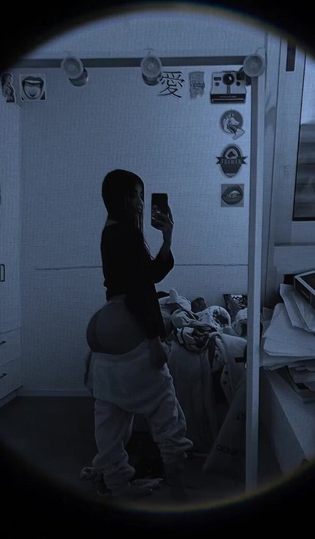 Lia Barlev アートモデル 写真