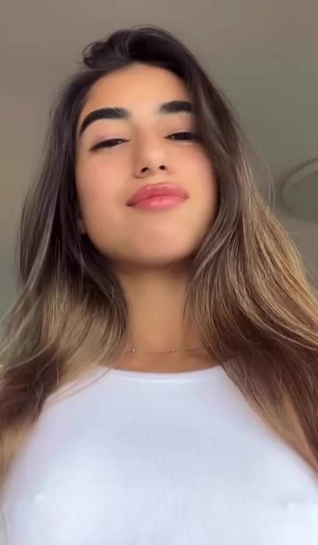 シャワー3P オンリーファンズ アート裸 写真