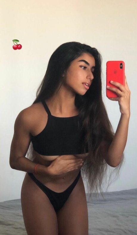 Lia Barlev アートモデル ギャラリー