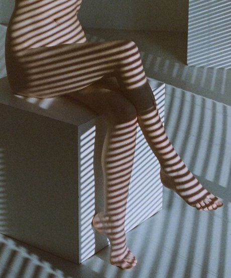 invaklina 裸のスター 写真