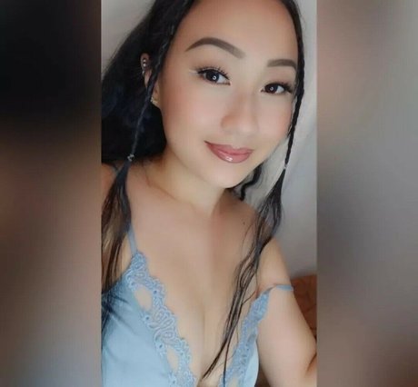 Omgwtfpaa エロティックなスター 画像