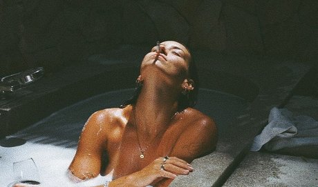 Ebony Jepson ホットスター ギャラリー