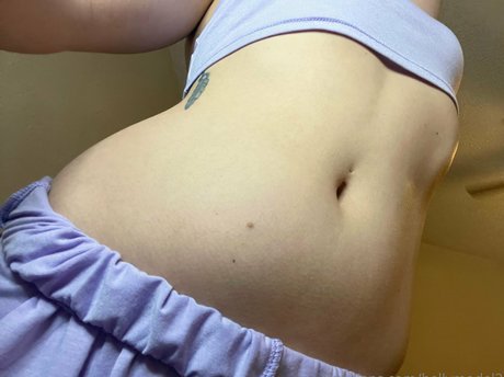 bellymodel2 最高のモデル 写真