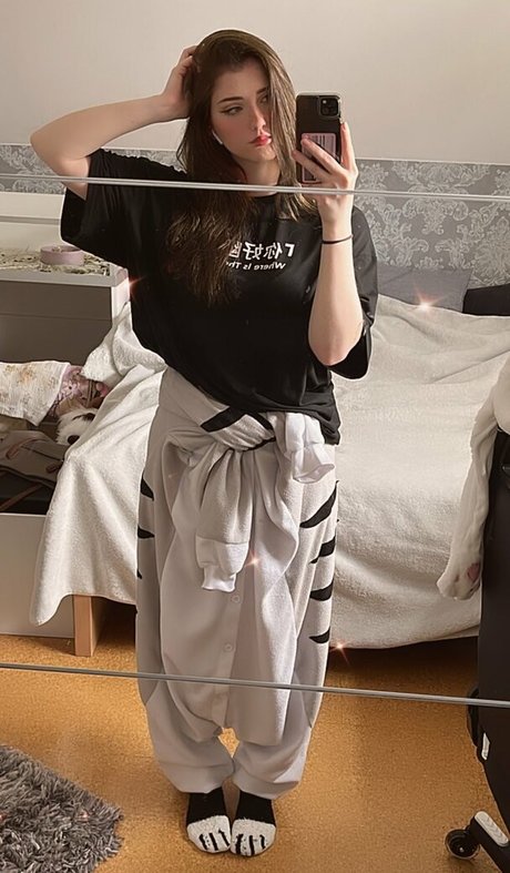 _nineer ホットなスター 写真